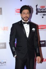Shahrukh Khan at Filmfare Awards 2016 on 15th Jan 2016 (342)_569b47dfd348d.JPG