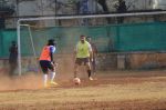 Arjun Kapoor snapped in action at soccer match on 18th Jan 2016 (1)_569ddf3430b9c.JPG