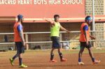 Arjun Kapoor snapped in action at soccer match on 18th Jan 2016 (16)_569ddf3d83949.JPG
