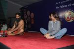 Shilpa Shetty at Baba Ramdev Yoga camp early morning at 6.30 am on 20th Jan 2016 (58)_56a0884c3cf67.JPG