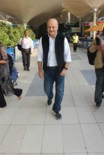 Anupam Kher snapped at the airport on 21st Jan 2016 (43)_56a1ddc790e9d.JPG