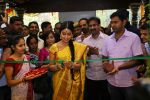 Shriya Saran Launches VRK Silks Showroom on 23rd Jan 2016 (17)_56a4b69314493.jpg