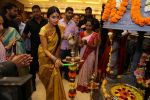 Shriya Saran Launches VRK Silks Showroom on 23rd Jan 2016 (25)_56a4b6a05c572.jpg