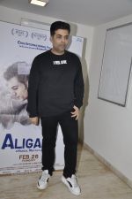 Karan Johar at Aligargh screening on 27th Jan 2016 (17)_56a9b8e77f2cb.JPG