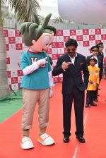 Shahrukh Khan at Kidzania launch in Delhi on 29th Jan 2016 (14)_56acb0e6e17b4.jpg