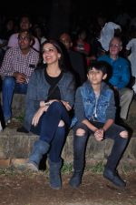 Sonali Bendre and son snapped in Mumbai on 31st Jan 2016 (25)_56af0ede1a162.JPG