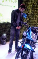 Ranbir Kapoor at the HERO lounge at Auto Expo 2016 in Delhi on 3rd Feb 2016 (33)_56b30235be157.JPG