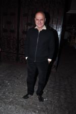 Anupam Kher at Anil Kapoor_s party for the cast of 24 at his bunglow on 9th Feb 2016 (12)_56bafb8f58674.JPG