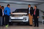 Amitabh Bachchan with his brand new Range Rover on 12th Feb 2016 (2)_56bf3805a92d5.JPG