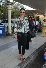 Sunidhi Chauhan snapped at airport on 12th Feb 2016 (47)_56bf37e4e27df.JPG