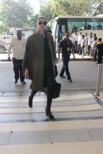 Sonam Kapoor snapped at airport on 13th Feb 2016 (45)_56c05e5d56c04.JPG