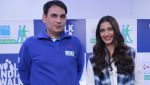 Sonam Kapoor flags off the last leg of the 4th edition of Max Bupa Walk for Health event in Delhi on 15th Feb 2016 (3)_56c1a9cba5dd7.jpg