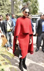 Sonam Kapoor promotes Neerja in Delhi on 15th Feb 2016 (64)_56c2c60aaa53e.jpg