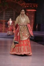 Model walk the ramp for Anju Modi Show at Make in India show at Prince of Wales Musuem with latest Bridal Couture in Mumbai on 17th Feb 2016 (130)_56c5772f8375e.JPG