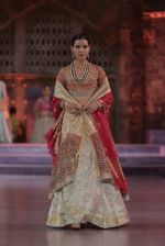 Model walk the ramp for Anju Modi Show at Make in India show at Prince of Wales Musuem with latest Bridal Couture in Mumbai on 17th Feb 2016 (153)_56c5774a720e4.JPG