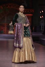 Model walk the ramp for Anju Modi Show at Make in India show at Prince of Wales Musuem with latest Bridal Couture in Mumbai on 17th Feb 2016 (168)_56c5775dc6d27.JPG
