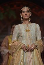 Model walk the ramp for Anju Modi Show at Make in India show at Prince of Wales Musuem with latest Bridal Couture in Mumbai on 17th Feb 2016 (181)_56c5776e8ffb9.JPG