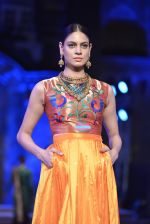 Model walk the ramp for Neeta Lulla Show at Make in India show at Prince of Wales Musuem with latest Bridal Couture in Mumbai on 17th Feb 2016 (89)_56c57858d0a1a.JPG