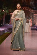 Model walk the ramp for Vikram Phadnis Show at Make in India show at Prince of Wales Musuem with latest Bridal Couture in Mumbai on 17th Feb 2016 (42)_56c57a6019c2f.JPG