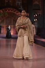 Model walk the ramp for Vikram Phadnis Show at Make in India show at Prince of Wales Musuem with latest Bridal Couture in Mumbai on 17th Feb 2016 (9)_56c57a3b3c60b.JPG