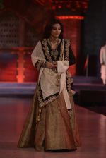Soha Ali Khan walk the ramp for Vikram Phadnis Show at Make in India show at Prince of Wales Musuem with latest Bridal Couture in Mumbai on 17th Feb 2016 (3)_56c57a472cda2.JPG