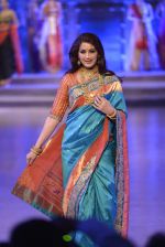 Sonali Bendre walk the ramp for Shaina NC Show at Make in India show at Prince of Wales Musuem with latest Bridal Couture in Mumbai on 17th Feb 2016 (57)_56c5796d7facf.JPG