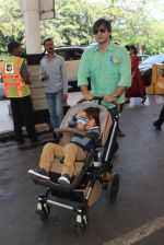 Vivek Oberoi snapped at Airport on 20th Feb 2016 (47)_56c965abef520.JPG