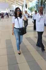 Sophie Chaudhary snapped at airport on 24th Feb 2016 (28)_56cea3ff4ee8b.JPG