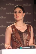 Kareena Kapoor at Magnum launch in Mumbai on 25th Feb 2016 (37)_56cffa7b1c05e.JPG