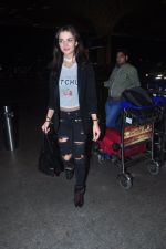 Amy Jackson snapped at international airport on 26th Feb 2016 (7)_56d18b7a20e96.JPG