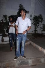 Arjun Rampal snapped with models from his ramp days at Olive in Bandra on 26th Feb 2016 (1)_56d18b64e4c64.JPG