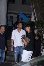 Arjun Rampal snapped with models from his ramp days at Olive in Bandra on 26th Feb 2016 (5)_56d18b714e53c.JPG