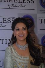 Madhuri Dixit ties up with PNG Jewellers to launch her jewellery line TIMELESS  in pune on 26th Feb 2016 (6)_56d13e10d049f.jpg