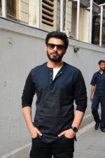 Fawad Khan at Kapoor N Sons promotions at Johar_s office on 3rd March 2016 (34)_56d9a8b42762b.JPG