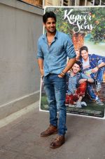 Sidharth Malhotra at Kapoor N Sons promotions at Johar_s office on 3rd March 2016 (100)_56d9a9194c50a.JPG