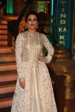 Sonali Bendre at India_s Best Dramebaaz Grand Finale on 3rd March 2016  (1)_56d99df396b12.jpg