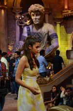Alia Bhatt at Kapoor N Sons promotions on Comedy Bachao on 4th March 2016 (101)_56da4753c3cb4.JPG