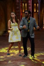 Alia Bhatt at Kapoor N Sons promotions on Comedy Bachao on 4th March 2016 (112)_56da475e4b04a.JPG