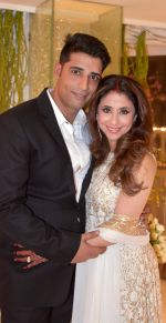 Urmila Matondkar with Husband Mohsin Akhtar Mir_s wedding Reception (6)_56da4564aa0da.jpg
