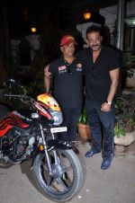 Sanjay Dutt snapped with the tatoo unique fan on 5th March 2016 (17)_56dc1cbf65b7b.JPG