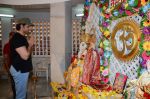 Hrithik Roshan and family snapped at Shiv Ratri celebrations on 7th March 2016 (25)_56deb2994156e.JPG