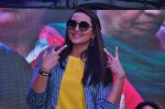 Sonakshi Sinha is now on Guinness Book of Records for painting her nails on Women_s Day on 8th March 2016 (7)_56e009c72b4b3.JPG