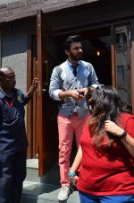 Fawad Khan snapped post lunch in Mumbai on 9th March 2016 (10)_56e1614f9b9f7.JPG