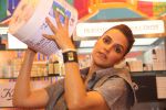 Neha Dhupia Supports a Special Charity Project by Kiehl_s on 9th March 2016 (35)_56e16cdc81efa.JPG