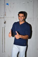 Ranveer Singh snapped post photo shoot on 9th March 2016 (16)_56e165c150df8.JPG