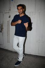 Ranveer Singh snapped post photo shoot on 9th March 2016 (17)_56e165c267a33.JPG