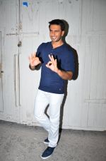 Ranveer Singh snapped post photo shoot on 9th March 2016 (22)_56e165c88698a.JPG