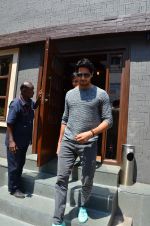 Sidharth Malhotra snapped post lunch in Mumbai on 9th March 2016 (13)_56e1615d2344d.JPG