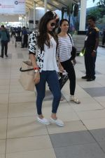 Sonal Chauhan snapped at airport on 10th March 2016 (22)_56e26c8a4172a.JPG