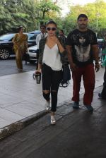Alia Bhatt snapped at the airport on 12th March 2016 (21)_56e5514de8b95.JPG